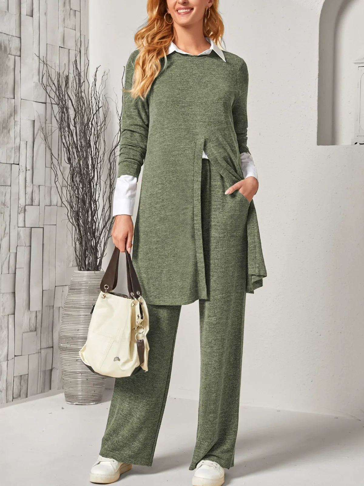 Tailleur femme deux pièces – Haut fendu long – Pantalon droit – Maille douce extensible