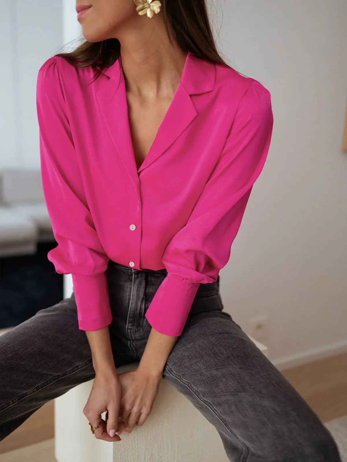 Blouse femme – Coupe ample – Tissu fluide effet soyeux – Manches longues – Col classique