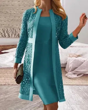 Ensemble Femme – Robe Cintrée Sans Manches – Veste Longue en Dentelle Structurée