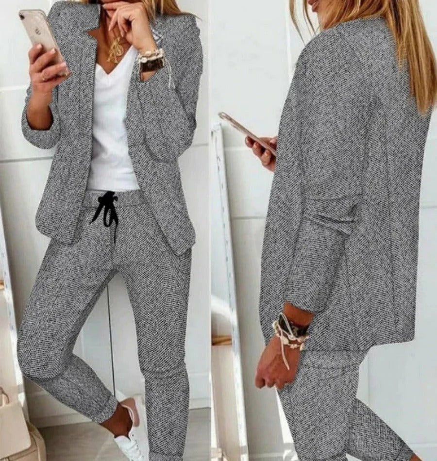 Blazer femme – Coupe cintrée – Tissu lisse léger – Style chic professionnel