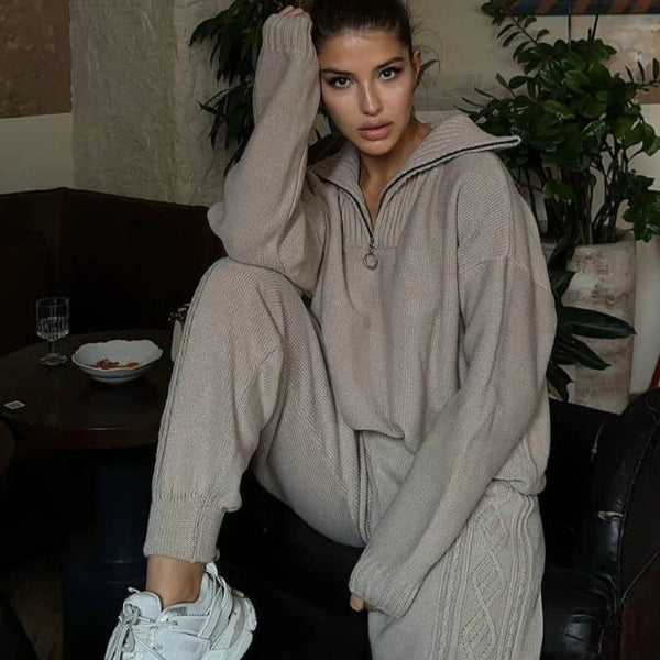 Ensemble Loungewear Femme – Maille Fine – Coupe Oversize – Haut Zippé – Finitions Côtelées