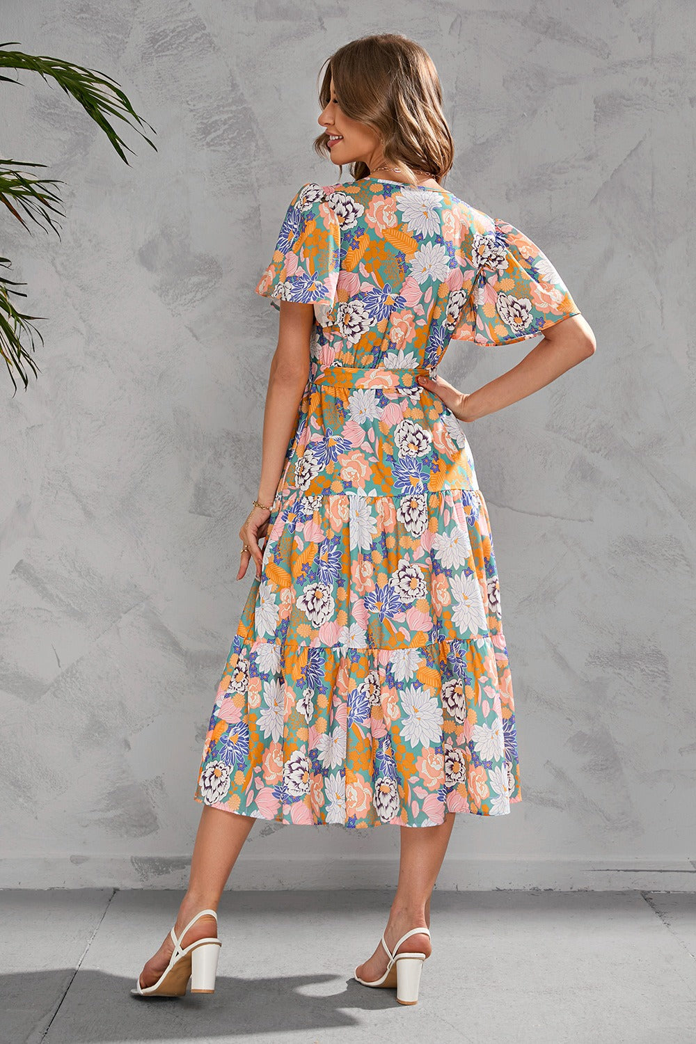Robe midi femme – Décolleté cache-cœur – Manches courtes – Ceinture à nouer – Jupe à volants