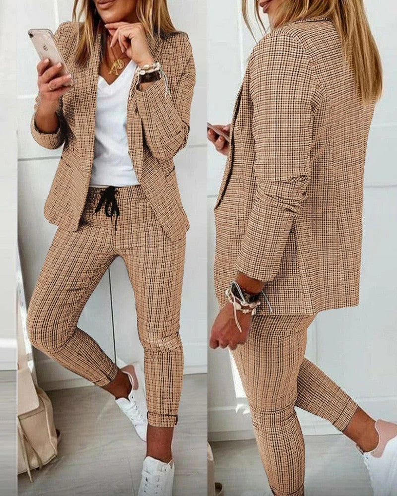 Blazer femme – Coupe cintrée – Tissu lisse léger – Style chic professionnel