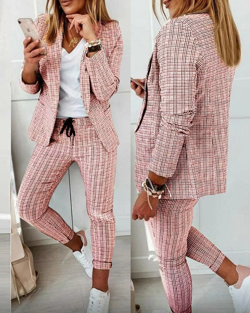 Blazer femme – Coupe cintrée – Tissu lisse léger – Style chic professionnel