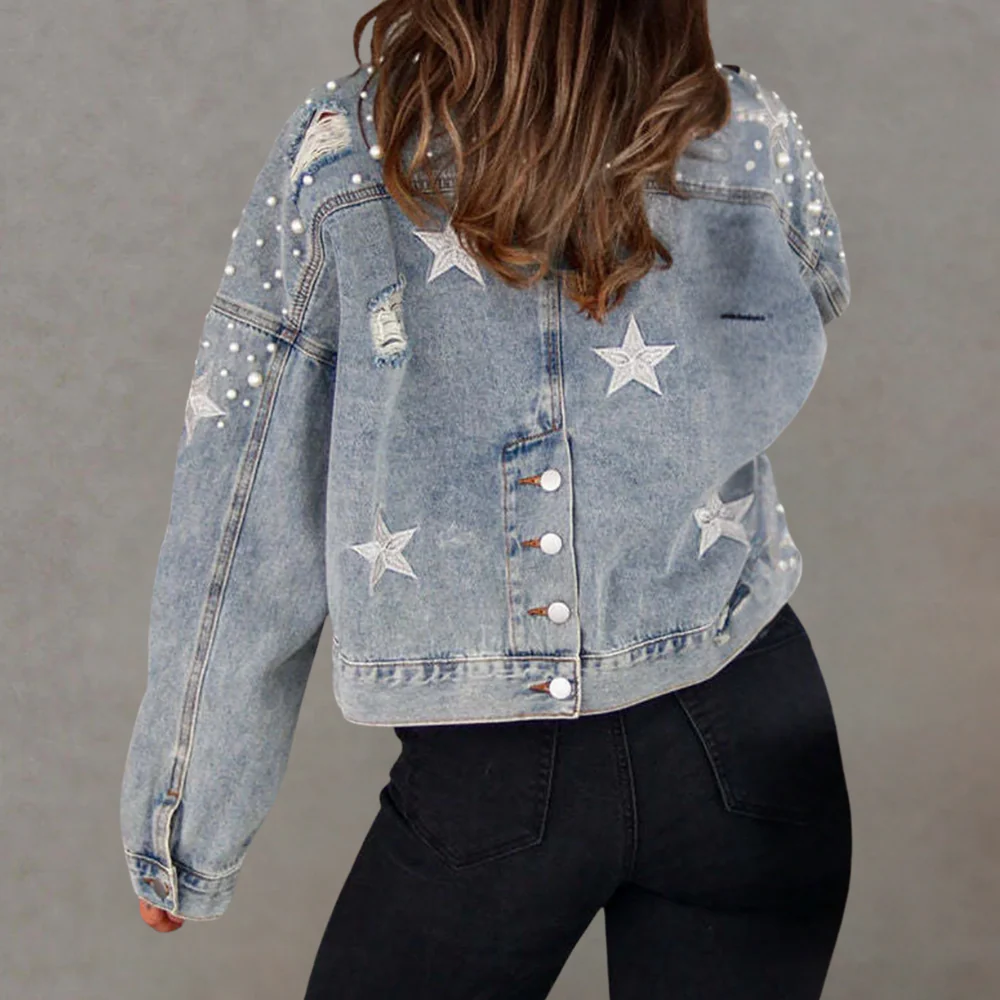 Veste en jean femme – Coupe oversize – Style usé – Clous et motifs étoile