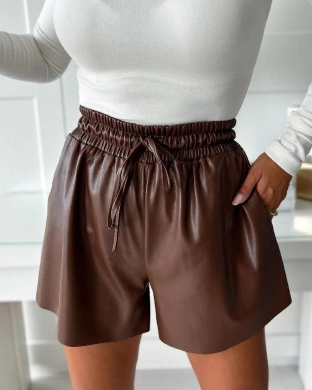 Short femme - Taille élastique avec cordon - Coupe fluide - Effet cuir élégant
