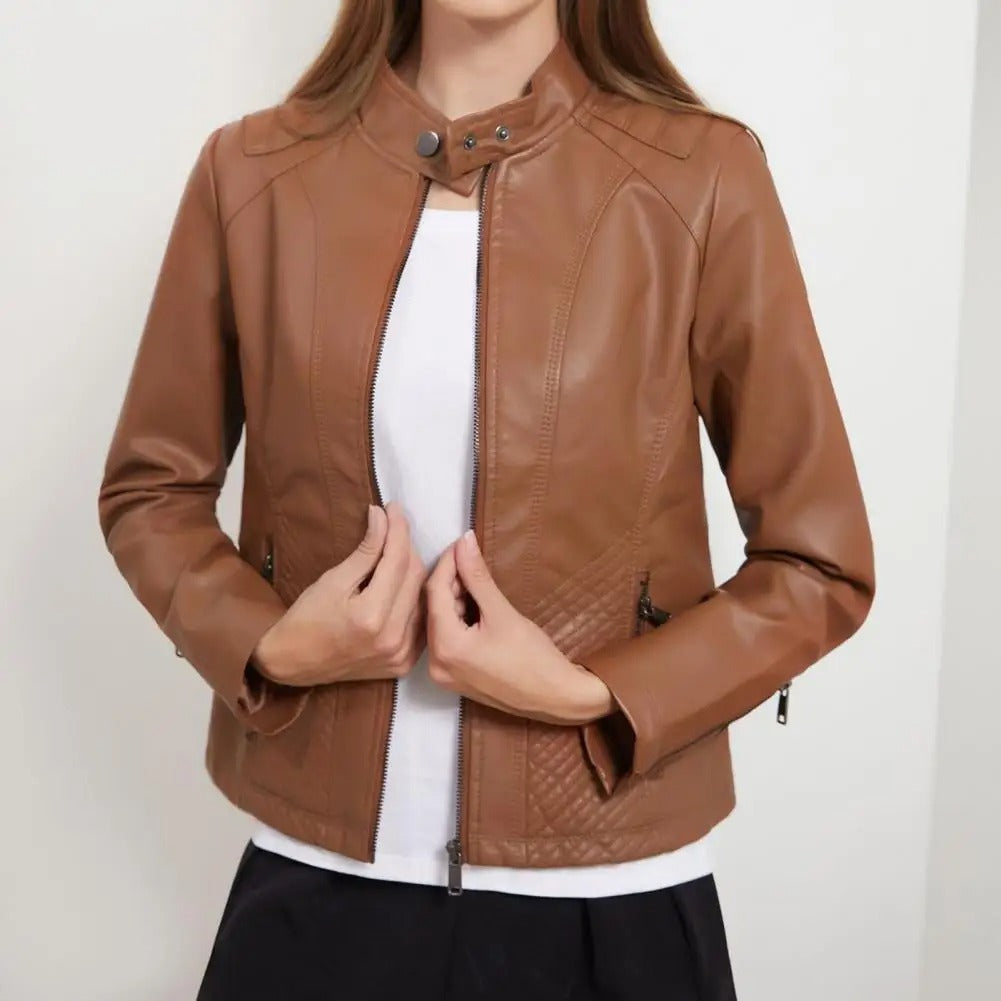 Veste en cuir femme – Coupe slim – Col montant – Panneaux matelassés – Zips poches