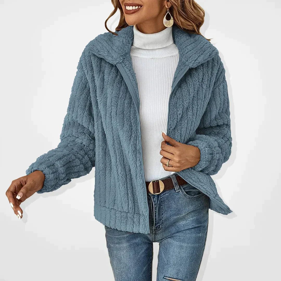 Veste femme en peluche – Coupe décontractée – Texture côtelée – Fermeture zippée – Col montant
