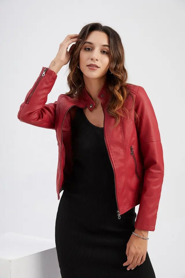 Veste en cuir femme – Coupe ajustée – Col droit – Manches longues – Poches zippées