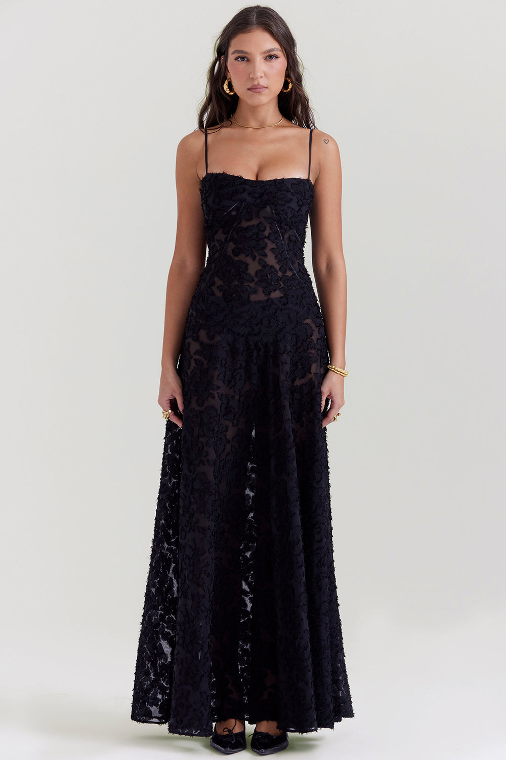 Robe Maxi Femme – Dentelle Brodée – Décolleté Cœur – Bretelles Fines Élégantes