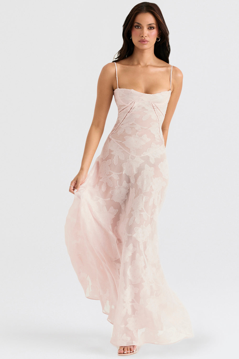 Robe Maxi Femme – Dentelle Brodée – Décolleté Cœur – Bretelles Fines Élégantes