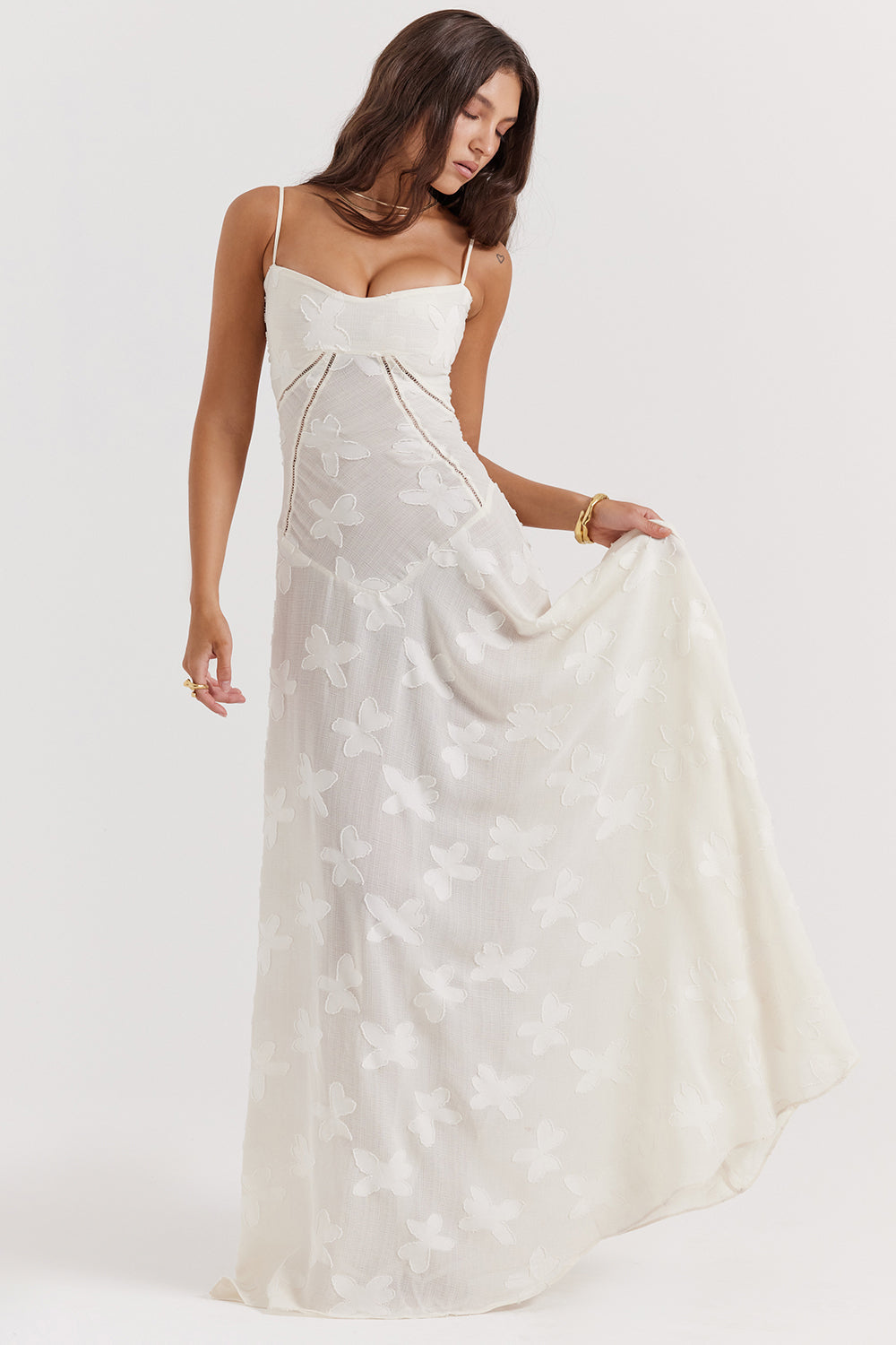 Robe Maxi Femme – Dentelle Brodée – Décolleté Cœur – Bretelles Fines Élégantes