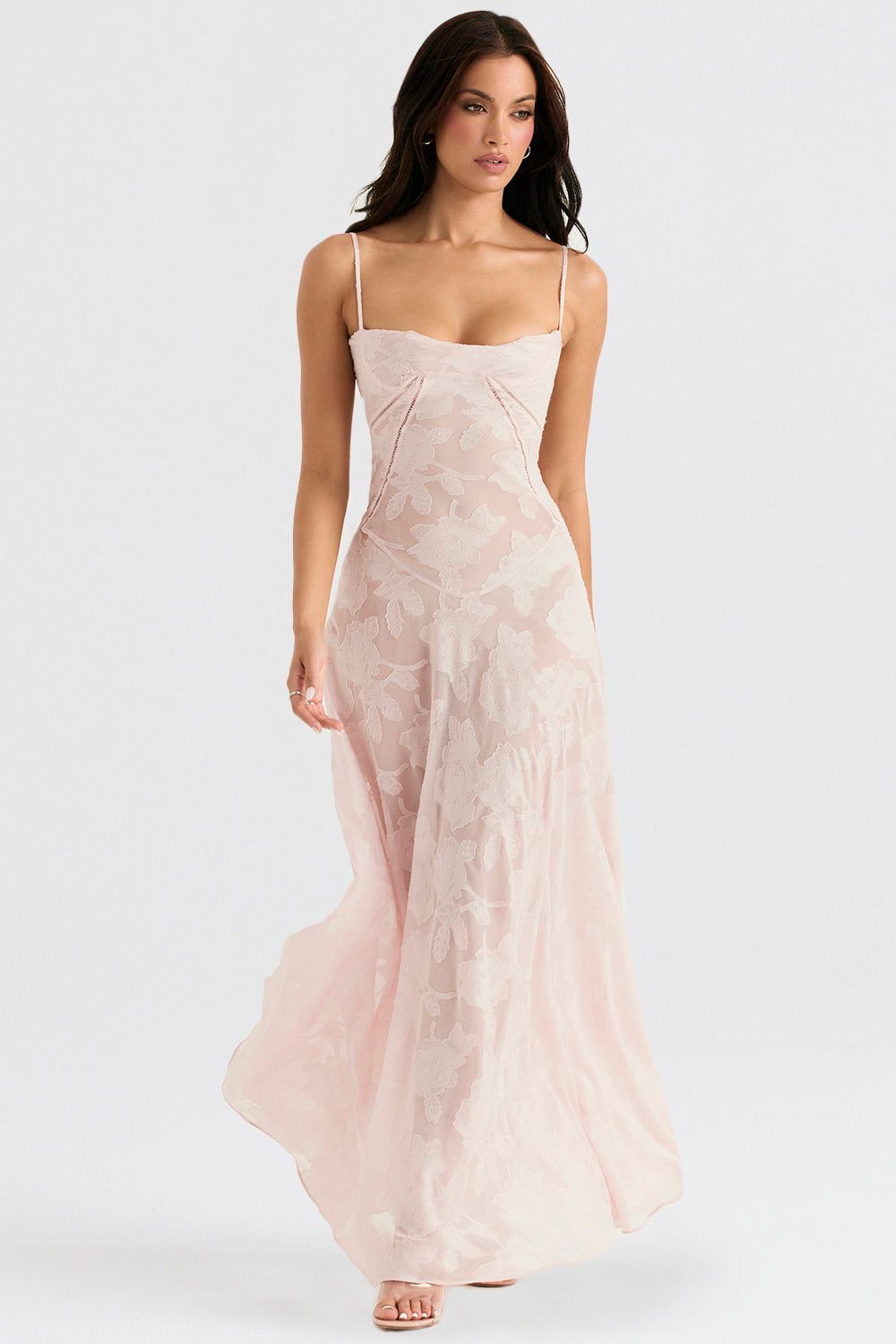 Robe Maxi Femme – Dentelle Brodée – Décolleté Cœur – Bretelles Fines Élégantes