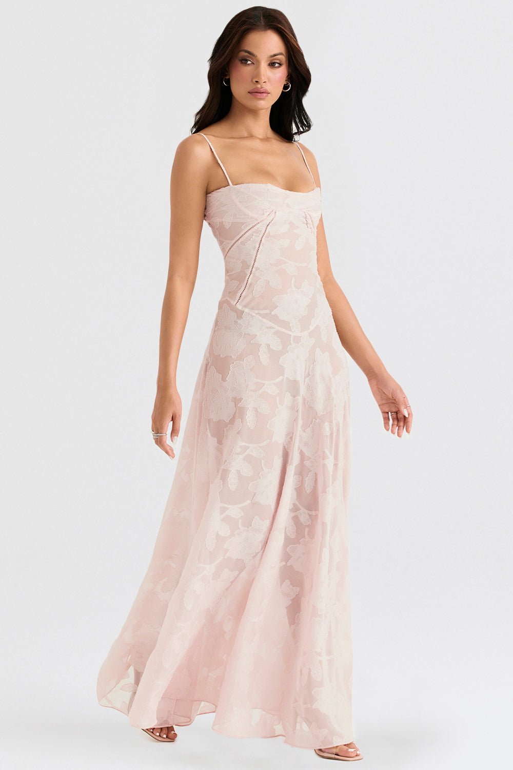 Robe Maxi Femme – Dentelle Brodée – Décolleté Cœur – Bretelles Fines Élégantes