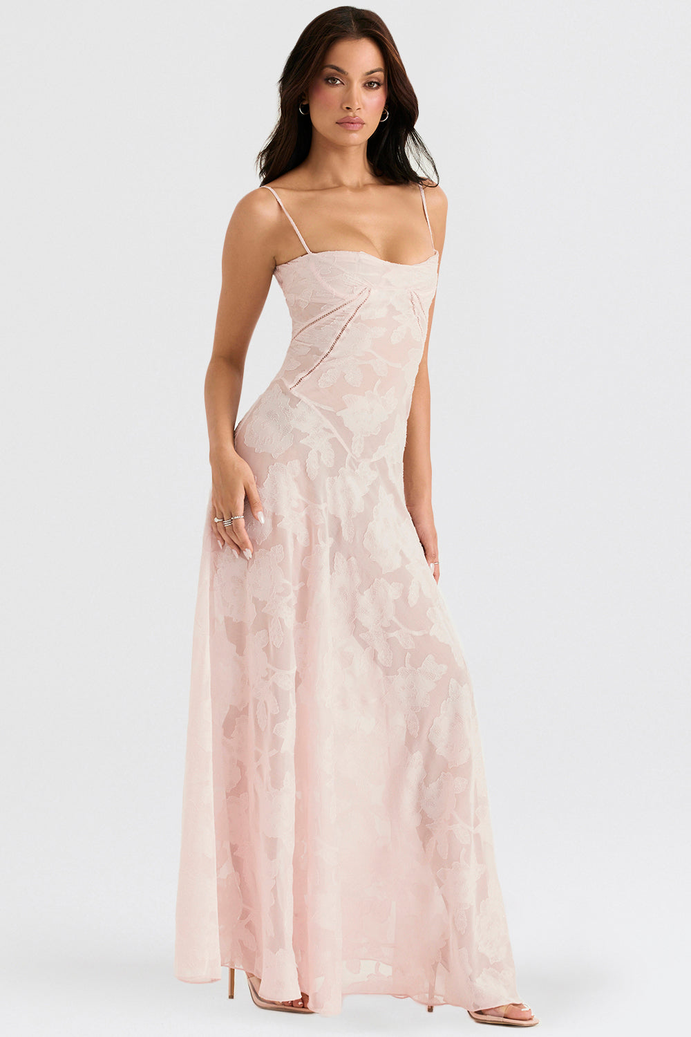Robe Maxi Femme – Dentelle Brodée – Décolleté Cœur – Bretelles Fines Élégantes