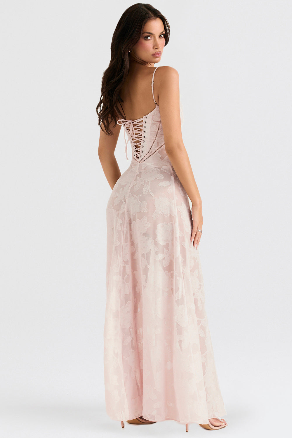 Robe Maxi Femme – Dentelle Brodée – Décolleté Cœur – Bretelles Fines Élégantes