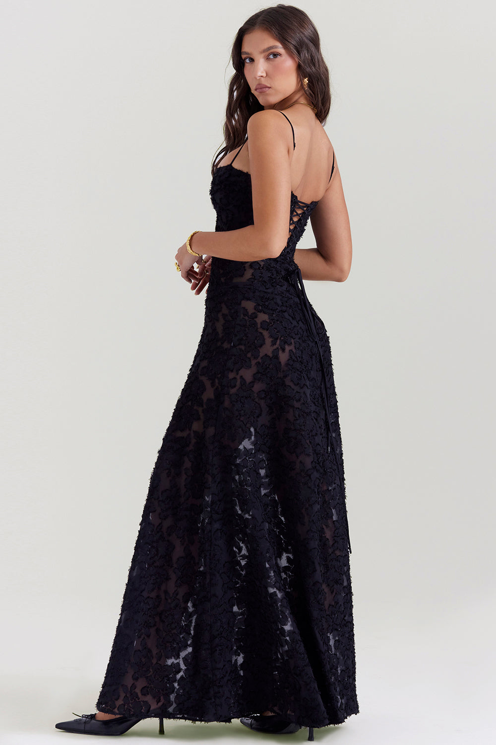 Robe Maxi Femme – Dentelle Brodée – Décolleté Cœur – Bretelles Fines Élégantes