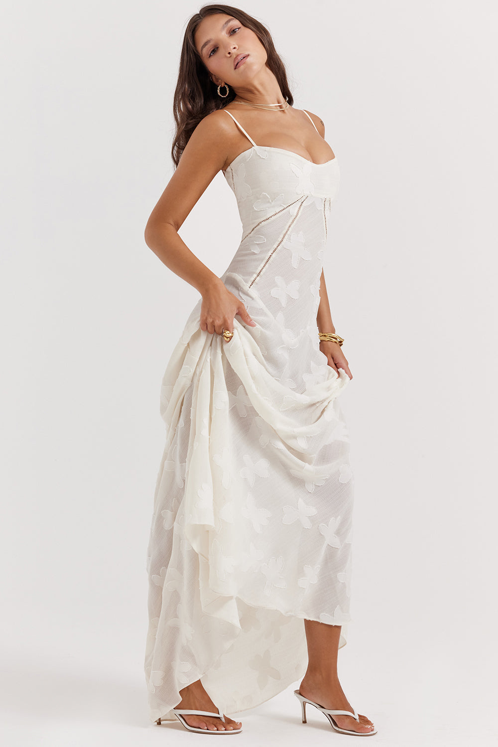 Robe Maxi Femme – Dentelle Brodée – Décolleté Cœur – Bretelles Fines Élégantes