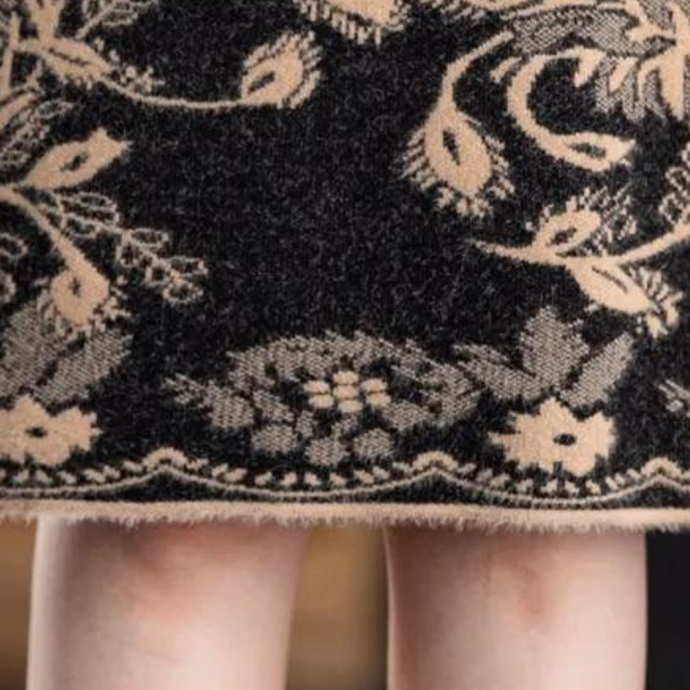 Robe Pull Femme - Coupe Mi-Longue - Manches Longues - Motifs Floraux Élégants