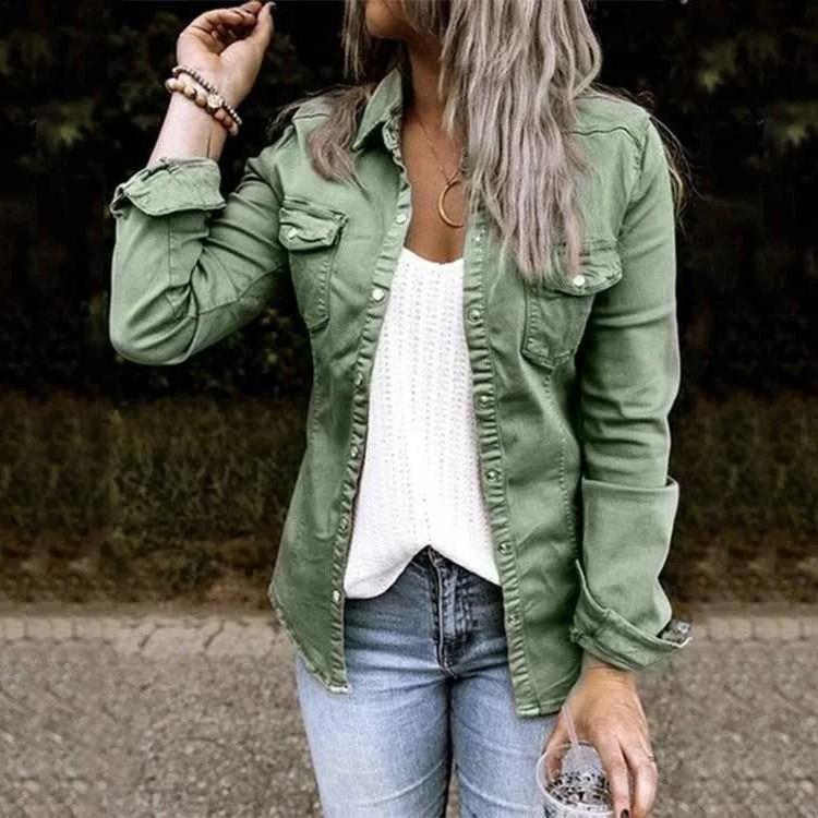 Veste en jean femme – Coupe cintrée – Boutonnage frontal – Poches poitrine – Style décontracté structuré