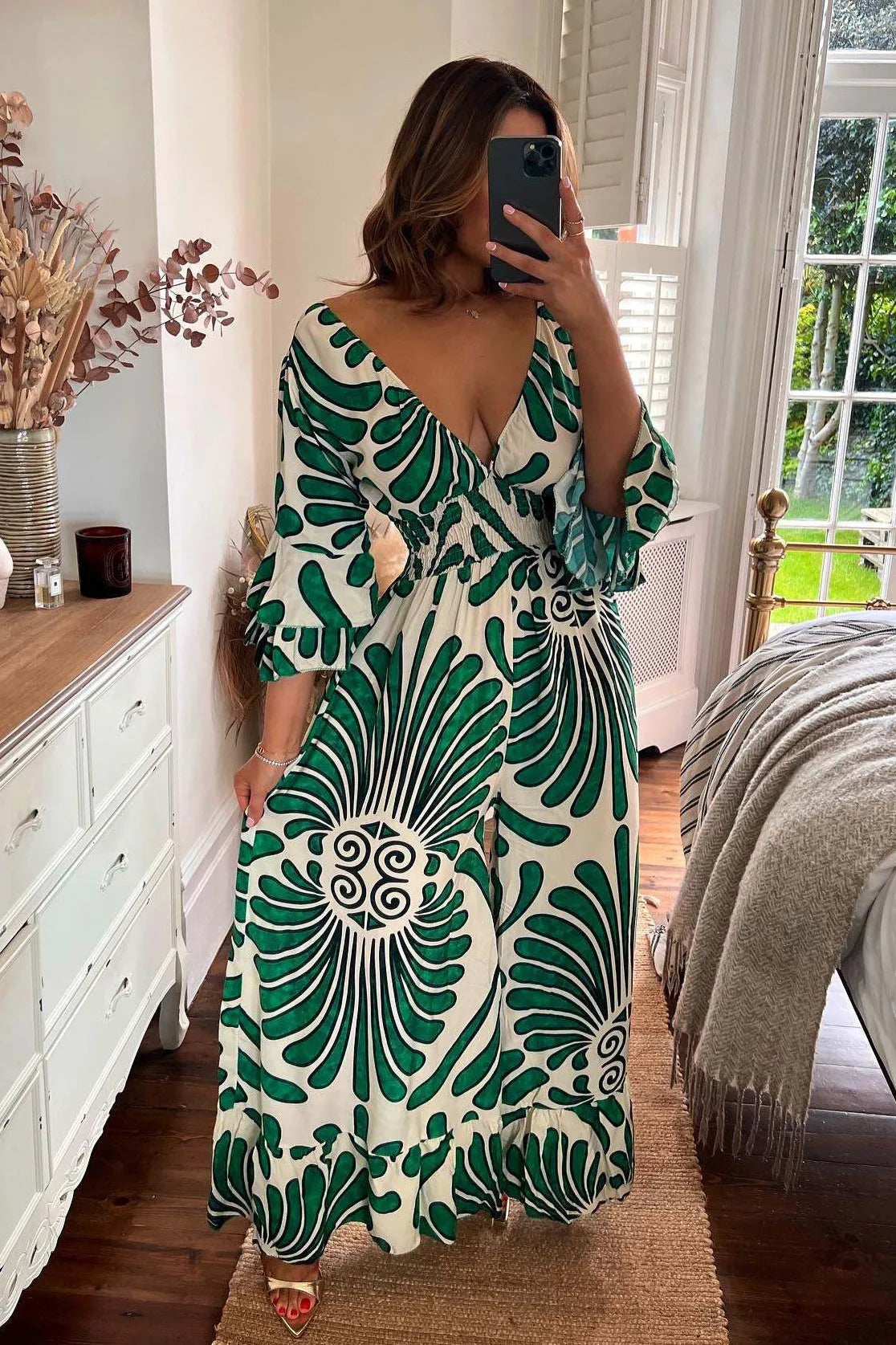 Robe Longue Femme - Décolleté V - Taille Empire - Manches Évasées - Tissu Fluide