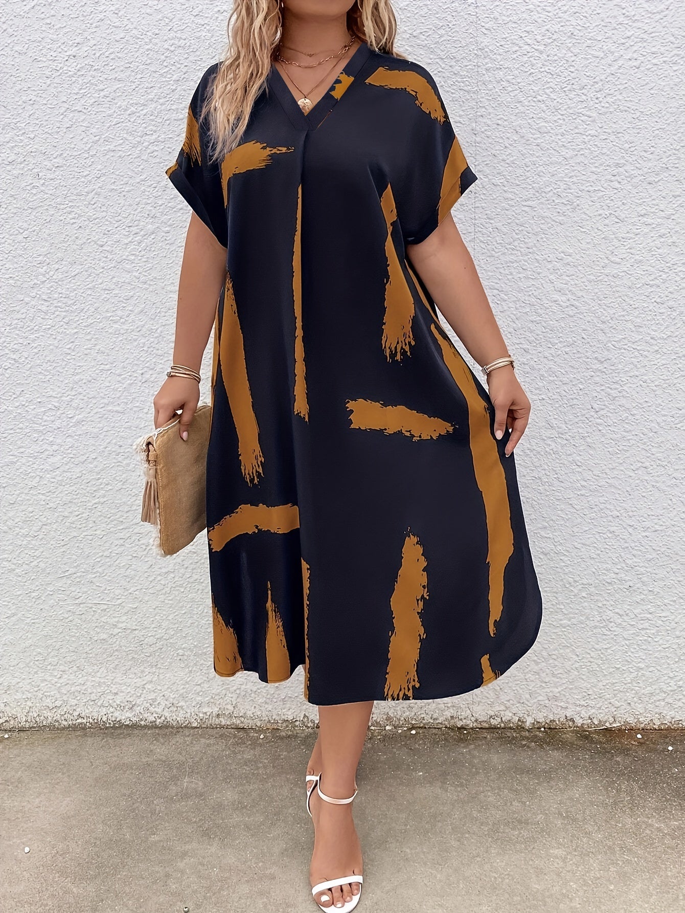 Robe Midi Femme - Coupe Ample - Manches Courtes - Col V Élégant - Motif Artistique
