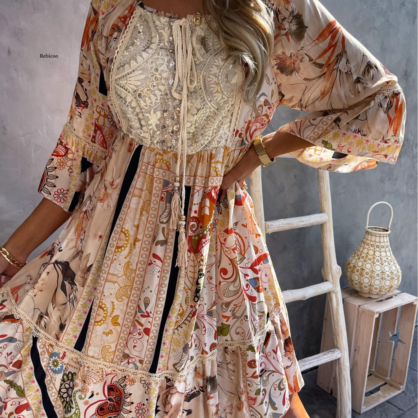 Kristina - Robe élégante en dentelle avec imprimé