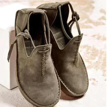 Chaussures femme – Coupe classique – Détail lacet latéral – Design cheville couvrant