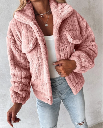 Manteau femme – Coupe oversize – Effet peluche doux – Poches à rabat – Col large
