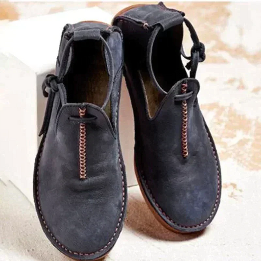 Chaussures femme – Coupe classique – Détail lacet latéral – Design cheville couvrant