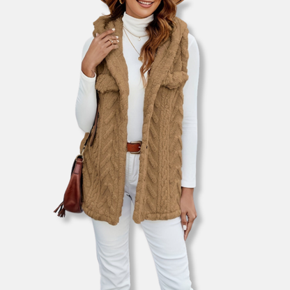 Gilet sans manches à capuche femme – Maille duveteuse – Coupe ample – Boutonné – Poches poitrine