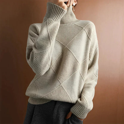 Pull femme – Maille en laine – Coupe oversize – Col montant à motif losange