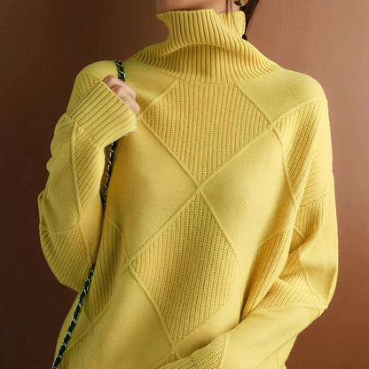 Pull femme – Maille en laine – Coupe oversize – Col montant à motif losange