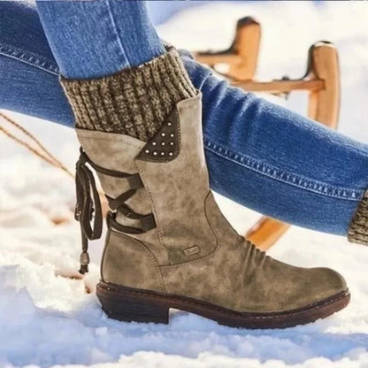 Bottines femme – Coupe ajustée – Liseré tricoté – Clous décoratifs – Laçage arrière