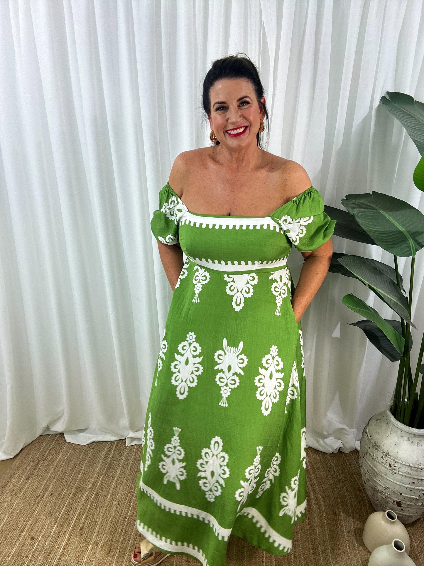 Robe Longue Femme - Épaules Dénudées - Manches Courtes Bouffantes - Fluide et Élégante