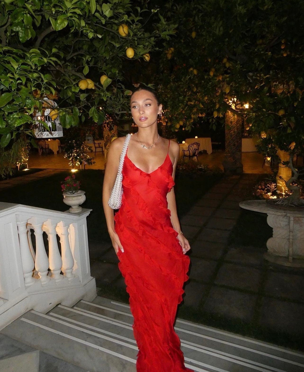 Robe longue femme – Coupe ajustée – Bretelles fines – Détail volants – Tissu fluide