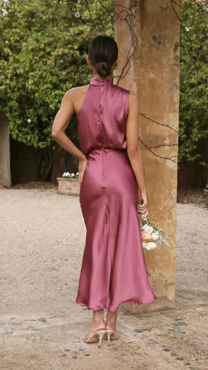 Robe de Soirée Femme – Satin Élégant – Asymétrique Sans Manches – Coupe Midi Ajustée