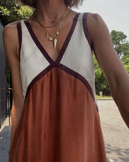 Robe Longue Sans Manches Femme - Décolleté V - Coupe Fluide - Élégante et Confortable