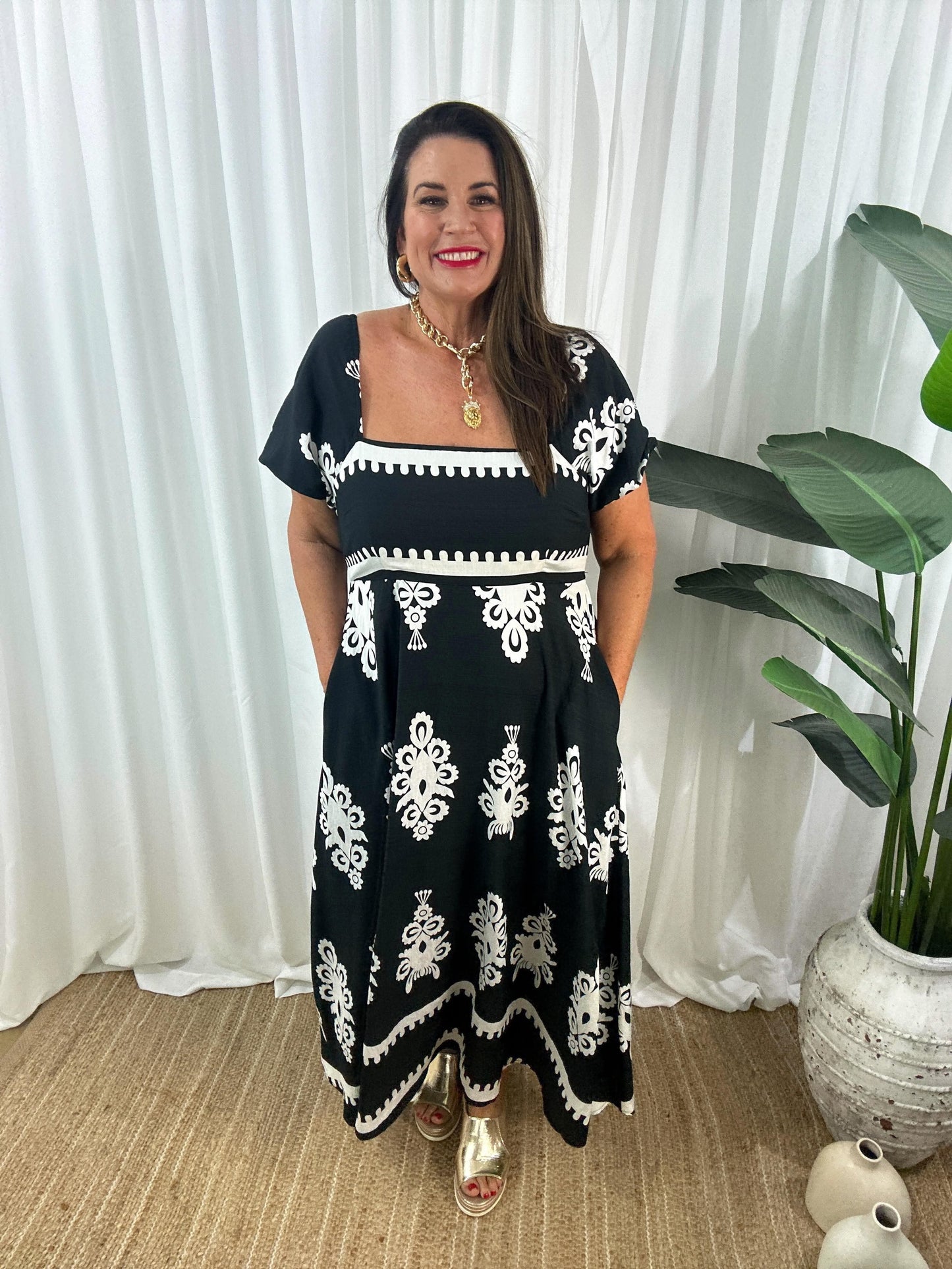 Robe Longue Femme - Épaules Dénudées - Manches Courtes Bouffantes - Fluide et Élégante