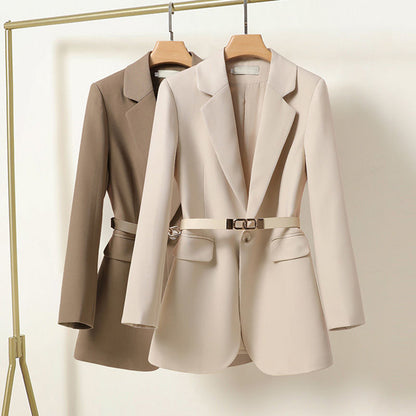 Blazer femme – Coupe décontractée – Taille cintrée – Ceinture boucle métal – Une boutonnière