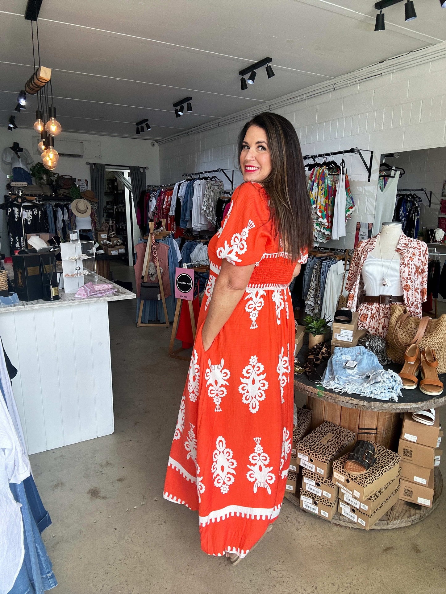 Robe Longue Femme - Épaules Dénudées - Manches Courtes Bouffantes - Fluide et Élégante