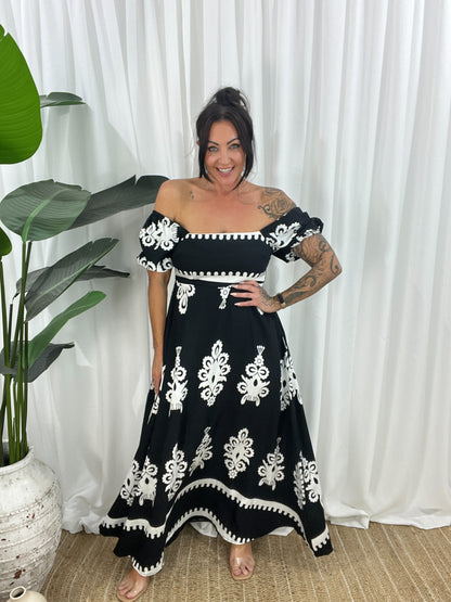 Robe Longue Femme - Épaules Dénudées - Manches Courtes Bouffantes - Fluide et Élégante