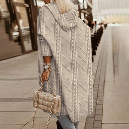 Manteau long femme à capuche – Maille torsadée – Coupe oversize – Ouverture frontale