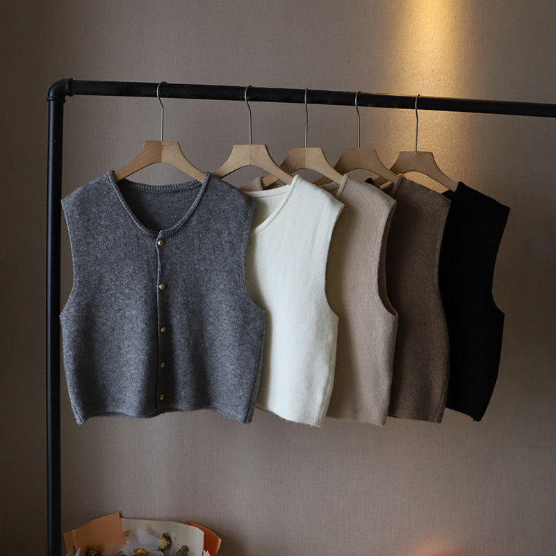 Gilet Femme – Maille Douce – Coupe Classique – Court à Boutons – Style Superposable