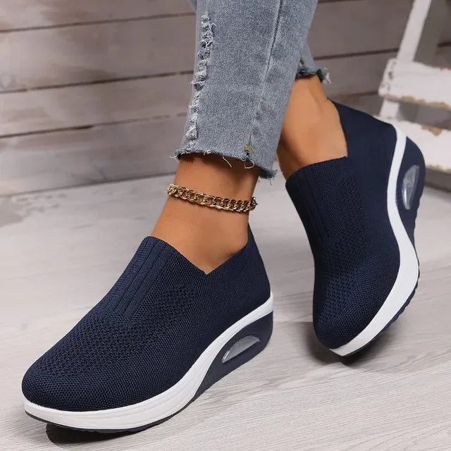 Baskets slip-on femme – maille respirante – semelle coussinée – coupe basse légère