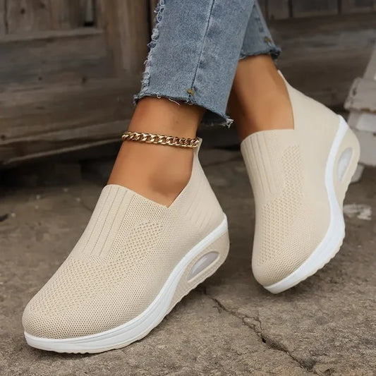 Baskets slip-on femme – maille respirante – semelle coussinée – coupe basse légère