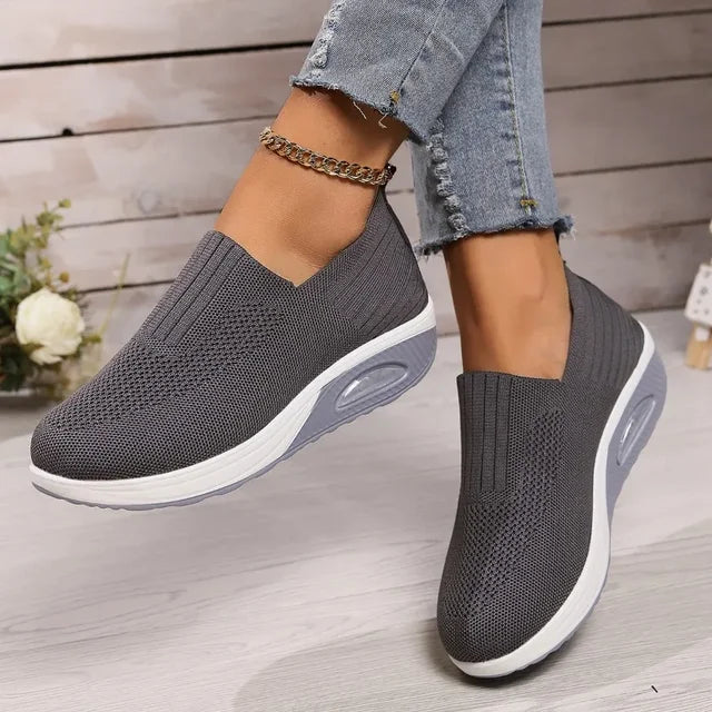 Baskets slip-on femme – maille respirante – semelle coussinée – coupe basse légère