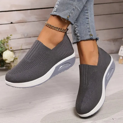 Baskets slip-on femme – maille respirante – semelle coussinée – coupe basse légère