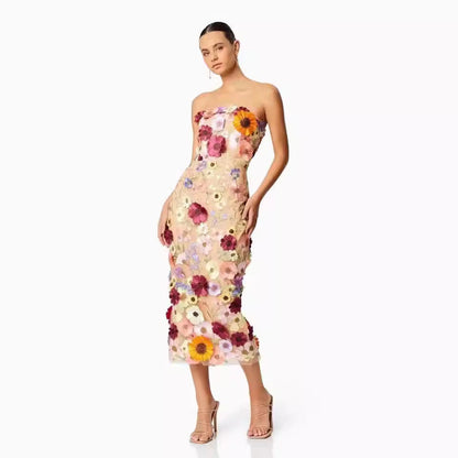 Robe Femme Sans Bretelles – Coupe Ajustée – Tulle Voilé – Fleurs 3D – Longueur Midi