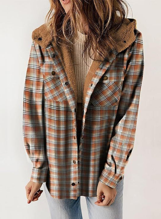 Veste femme – Laine – Coupe décontractée – Capuche doublée – Fermeture boutons